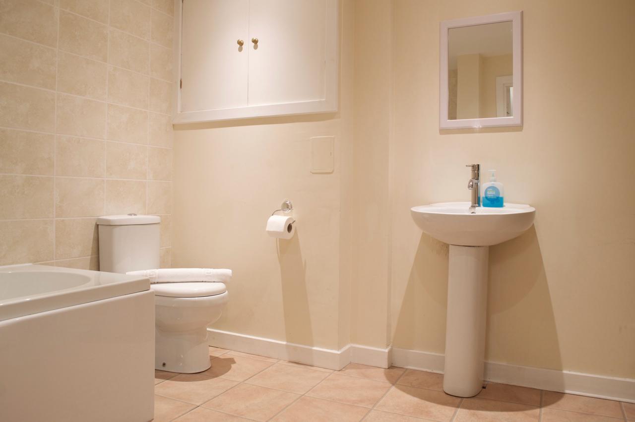 3 Bedroom Apartment Accommodates 8 Edinburgh Ngoại thất bức ảnh