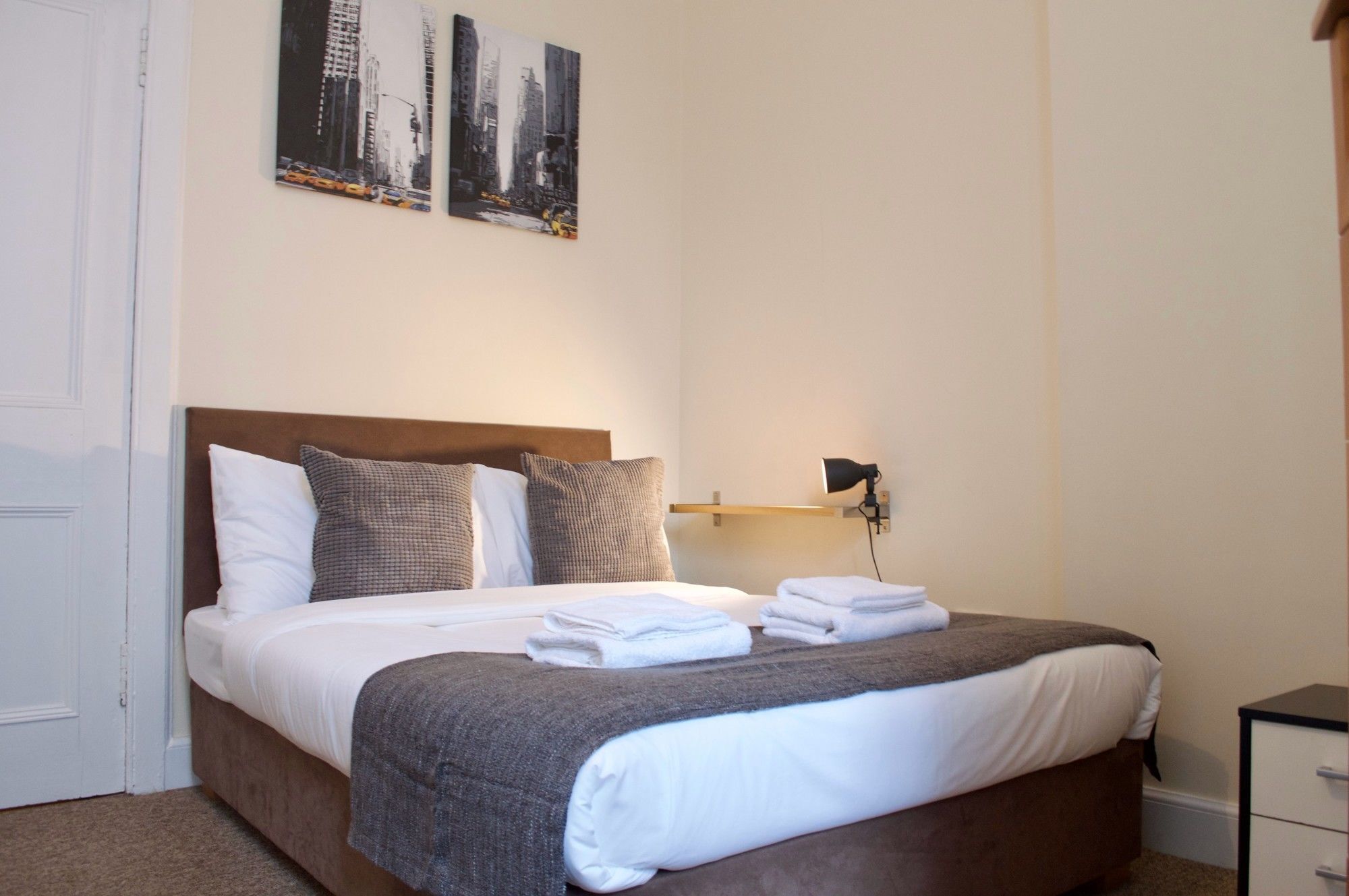 3 Bedroom Apartment Accommodates 8 Edinburgh Ngoại thất bức ảnh